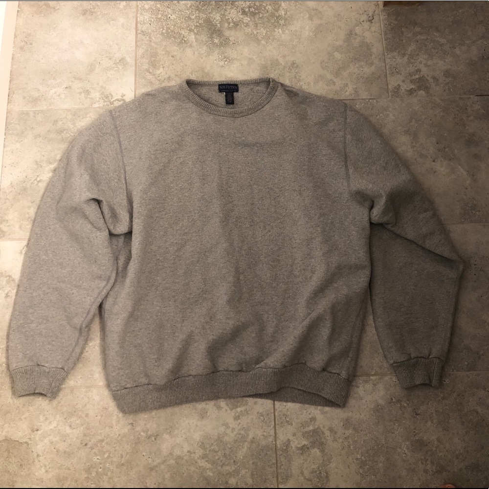 Grey sweatshirt